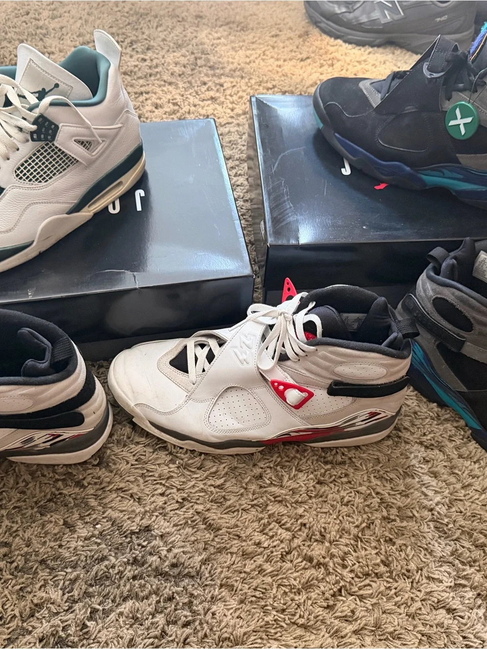Jordan Men's White and Red Retro Basketball Shoes